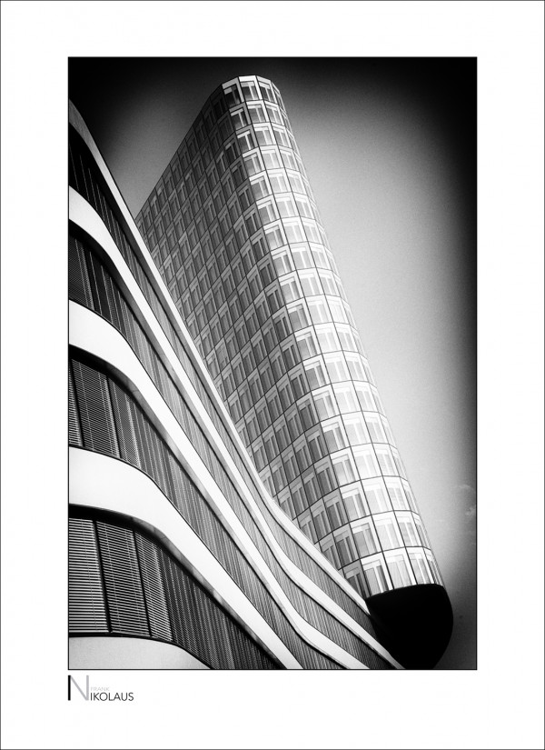 ADAC Firmenzentrale München ADAC Firmenzentrale München in Schwarzweiss