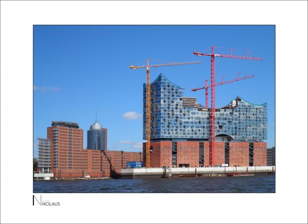 Elbphilharmonie Hamburg im Bau Industriefotografie: Elbphilharmonie Hamburg im Bau mit Kränen