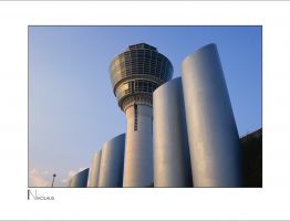 Tower Flughafen München Industriefotografie: Tower des Flughafen München mit Lüftungsrohren